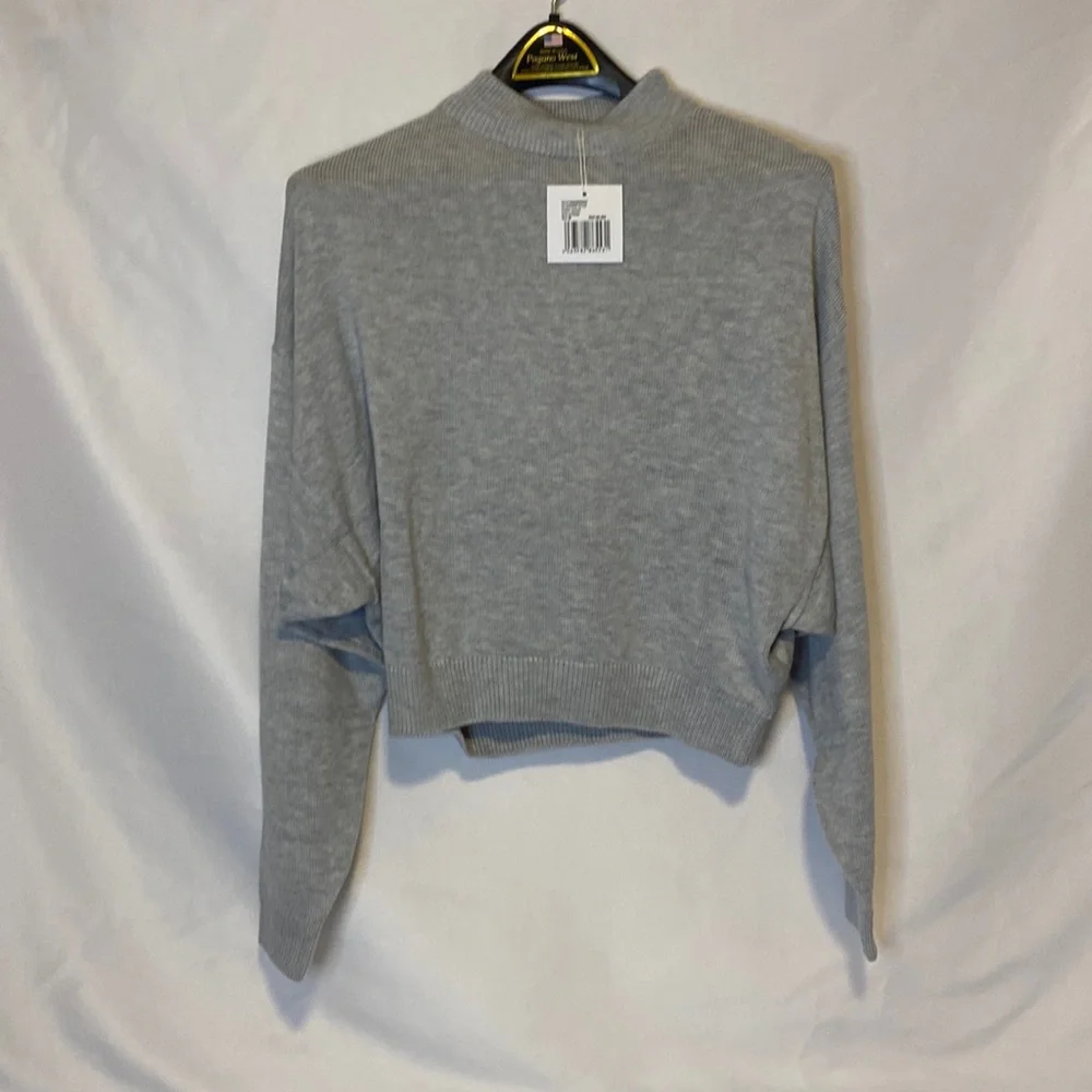 Edited Crop Sweater - Picture 1 of 4
